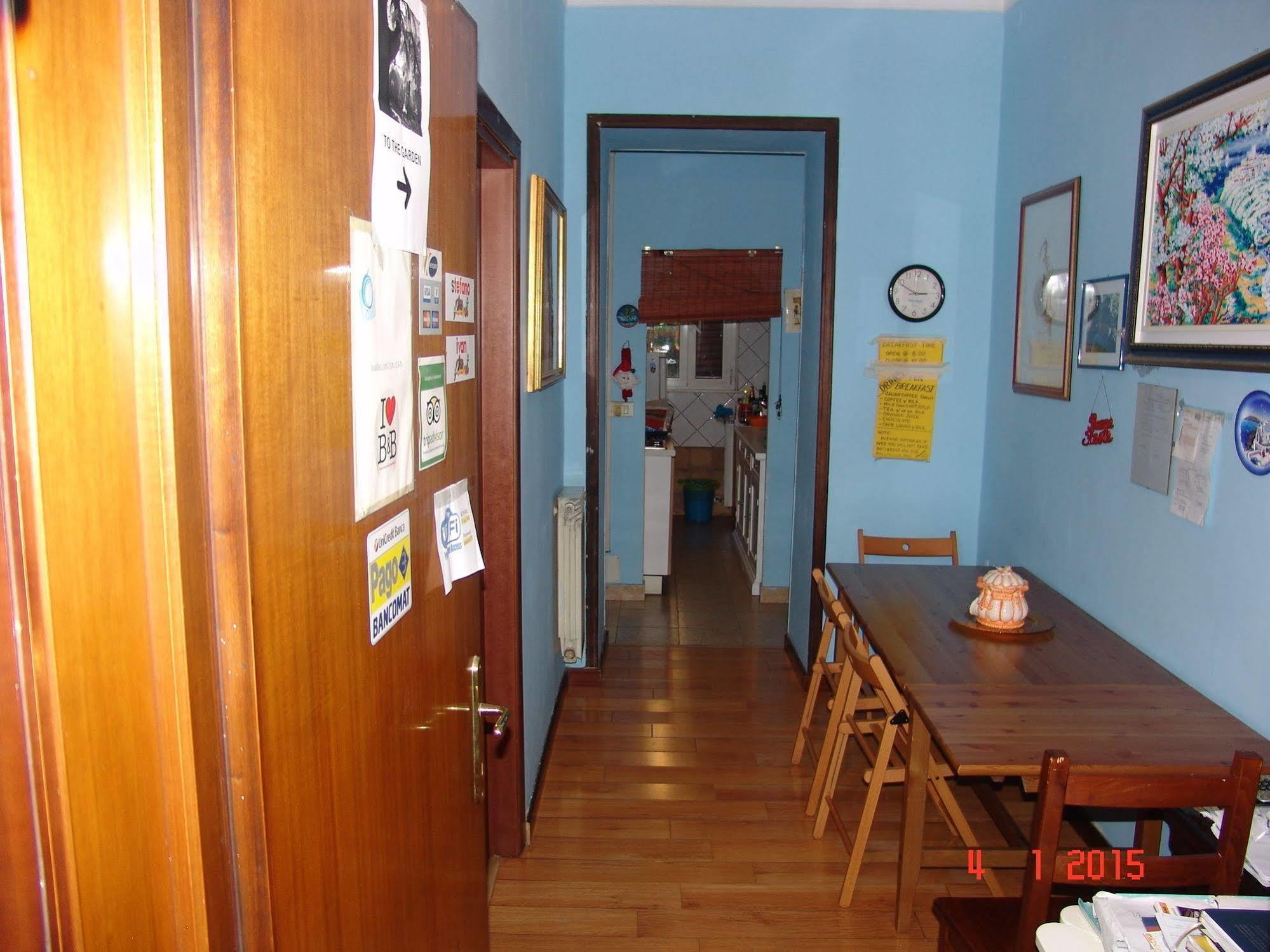 Casa Totti Bed & Breakfast Рим Екстериор снимка